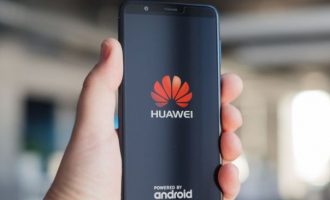 Οι ΗΠΑ συνθλίβουν τη Huawei – Προς κατάρρευση οι πωλήσεις smartphones μετά τις κυρώσεις