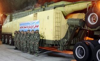 «Το Ιράν είναι γίγαντας χωρίς πόδια – Έχει βαλλιστικούς πυραύλους με εμβέλεια έως τα Βαλκάνια»