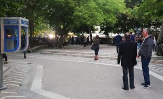 Σε άδεια πλατεία μίλησε ο Μητσοτάκης στη Λάρισα – Η Θεσσαλία τον περιφρόνησε (φωτο)