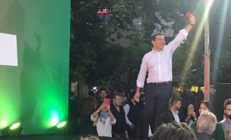 Αποφασισμένος ο Τσίπρας να προχωρήσει σε «μεγάλη δημοκρατική παράταξη»