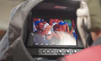 Μοναδικά δώρα από την «τυχερή» κάμερα του ΟΠΑΠ στον αγώνα της Εθνικής Ελλάδας (βίντεο)