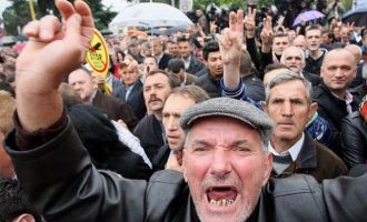 Την Αλβανία εγκαταλείπουν… τρέχοντας – 330.000 έφυγαν τα έτη 2011-17