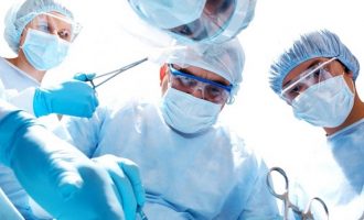 Πρωτοποριακή επέμβαση: Μεταμόσχευση γονάτου με μόσχευμα από 3D εκτυπωτή
