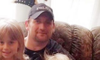 33χρονος πατέρας έσωσε την κόρη του από τα δόντια σκύλου και πέθανε