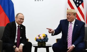 Ο Τραμπ «τρόλαρε» τον Πούτιν: «Μην αναμιχθείτε στις εκλογές μας»