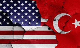 Bloomberg: Οι κυρώσεις από τις ΗΠΑ στην Τουρκία για τους S-400 είναι στο τραπέζι
