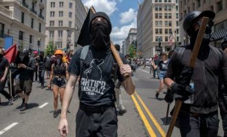 Ο Τραμπ εξετάζει να χαρακτηρίσει τους «Antifa» τρομοκρατική οργάνωση