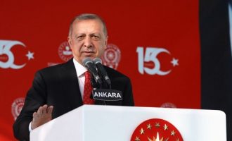 Ερντογάν: Κανείς δεν μπορεί να γονατίσει την Τουρκία – Τι είπε για την αγορά S-400