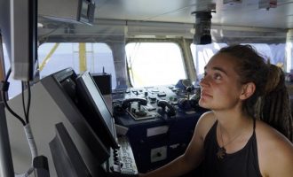 Πάνω από 1 εκατ. έχουν μαζευτεί για την απελευθέρωση της ακτιβίστριας καπετάνισσας