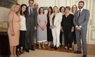 Ο Μητσοτάκης έδωσε όνομα στελέχους του ΠΑΣΟΚ σε αίθουσα του υπουργικού Συμβουλίου