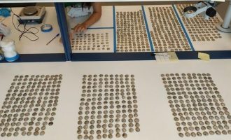 Συνελήφθη Τούρκος που μετέφερε πάνω από 1.000 αρχαία νομίσματα