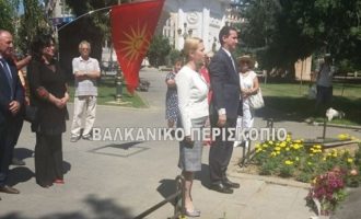 Το VMRO-DPMNE κατέθεσε στεφάνι στο μνημείο Παιδιών Προσφύγων στα Σκόπια