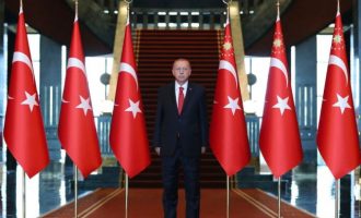 Ερντογάν: «Προσπαθούν να πολιορκήσουν την Τουρκία πολιτικά, οικονομικά και στρατιωτικά»