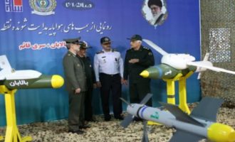 Το Ιράν θα πολεμήσει τον «Μεγάλο Σατανά» με τρεις νέους τηλεκατευθυνόμενους πυραύλους