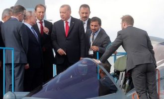 Ερντογάν για ρωσικό στελθ Su-57: «Πετάει;» – Πούτιν: «Μπορείτε να πάρετε»