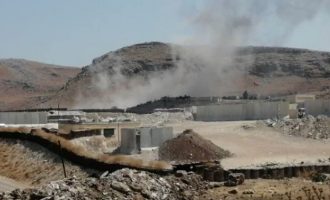 Ο συριακός στρατός σφυροκοπά τζιχαντιστές μόλις 500 μέτρα απόσταση από τουρκικό οχυρό