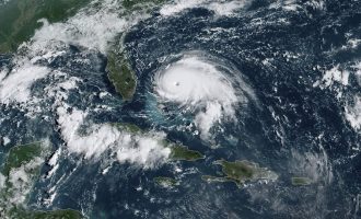 Ο σφοδρός τυφώνας Ντόριαν χτύπησε τις Μπαχάμες (βίντεο)