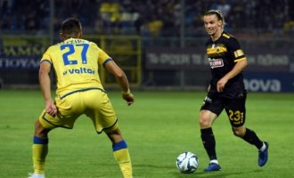 Super League: Η ΑΕΚ νίκησε μέσα στην Τρίπολη 3-2 τον Αστέρα