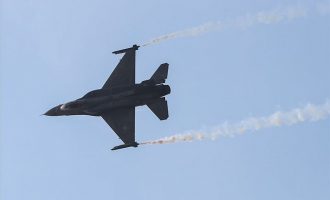 Πιλότος F-16: Ο Έλληνας δεν γονατίζει παρά μόνο στους νεκρούς (βίντεο)
