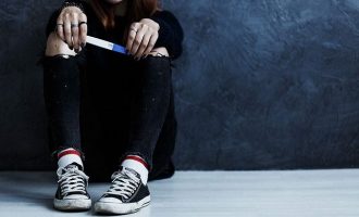 Γαλλία: Δωρεάν αντισύλληψη στις έφηβες κάτω των 15 για να μη μείνουν έγκυες