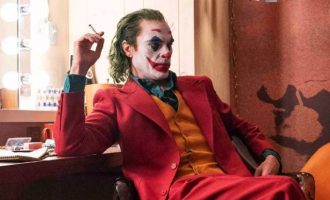 «Κυβέρνηση τσίρκο» με το Joker: Απανωτά «αδειάσματα» Μενδώνη-Χρυσοχοΐδη και υπαλλήλων