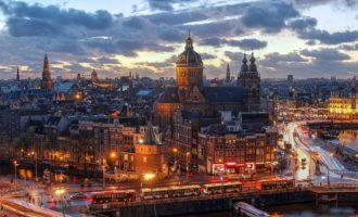Guardian: Γιατί η Ολλανδία αλλάζει το επίσημο όνομά της σε «Κάτω Χώρες»