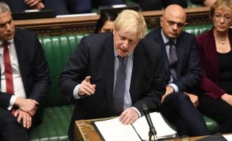 Νέο χαστούκι της Βουλής στον Τζόνσον για το Brexit