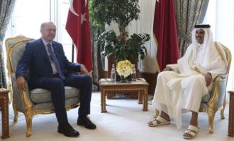 Επίσκεψη αστραπή του Ερντογάν στο «προτεκτοράτο»-«ταμείο» του Κατάρ
