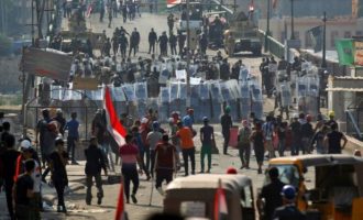 Τρεις νεκροί διαδηλωτές και δεκάδες τραυματίες την Κυριακή στο Ιράκ