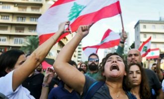 Βυθίζεται «σαν πλοίο» ο Λίβανος από την πολιτική κρίση