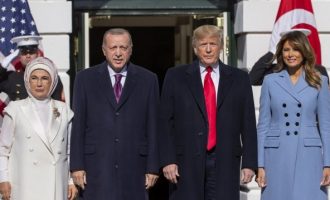Financial Times: Αν πέσει ο Τραμπ, ο Ερντογάν χάνει την προστασία του