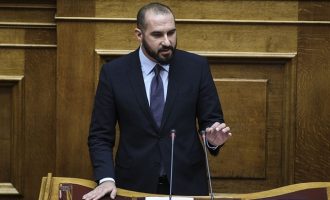 Τζανακόπουλος: Ο Μητσοτάκης πουλάει το κράτος ως λάφυρο σε αντάλλαγμα λίγων ψήφων
