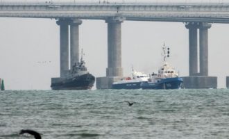 Η Ρωσία επέστρεψε στην Ουκρανία τρία πολεμικά πλοία που είχε κατάσχει πέρσι