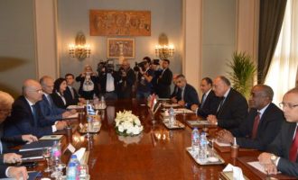 Δένδιας από Κάιρο: Επιταχύνεται η οριοθέτηση των ΑΟΖ μεταξύ Ελλάδας και Αιγύπτου