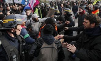 Βίαιες συγκρούσεις διαδηλωτών-αστυνομίας στο Παρίσι