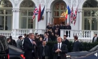 Γιούχαραν τον Ερντογάν έξω από ξενοδοχείο στο Λονδίνο
