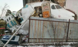 Καζακστάν: Επιβατικό αεροσκάφος συνετρίβη σε διώροφο κτίριο
