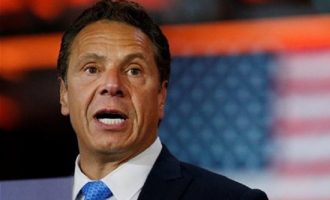 Τρεις γυναίκες κατηγορούν τον κυβερνήτη της Νέας Υόρκης για παρενόχληση