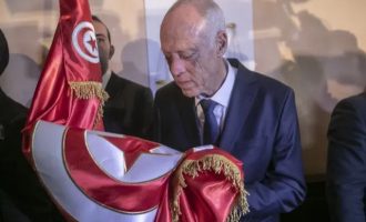 Ποιος είναι ο Καΐς Σαγιέντ της Τυνησίας που τρέχει να τον συναντήσει ο Ερντογάν