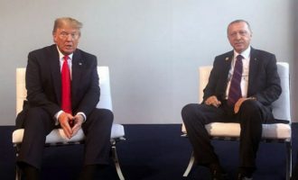 Δεν… άντεξε ο Τραμπ και συναντήθηκε με τον «εχθρικό σύμμαχο» φίλο του Ερντογάν
