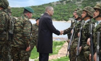 Σε Έβρο και Μαγνησία ο Αλ. Στεφανής: Επισκέφθηκε μονάδες του Στρατού και της Αεροπορίας