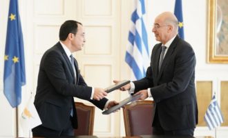 Δένδιας και Χριστοδουλίδης υπέγραψαν τεχνική συνεργασία μεταξύ ΥΠΕΞ Ελλάδας και Κύπρου