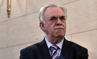 Ο 76χρονος Γιάννης Δραγασάκης αποχώρησε από την Κ.Ε. του ΣΥΡΙΖΑ – Παραμένει μέλος του κόμματος