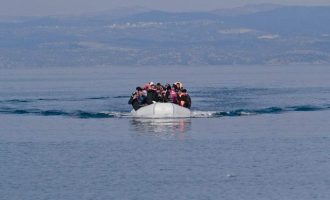 Βάρκα με 36 πρόσφυγες και μετανάστες στη βορειοανατολική Λέσβο