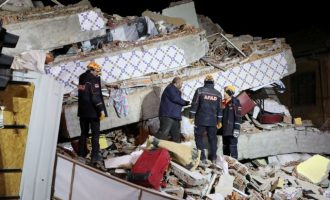 Φονικός σεισμός στην Τουρκία: Τουλάχιστον 22 οι νεκροί και 1.130 οι τραυματίες
