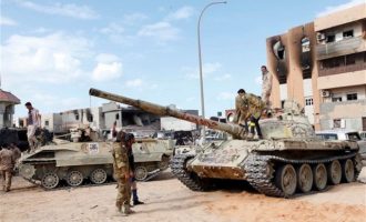 Λιβύη: Oι δυνάμεις του Χαφτάρ προελαύνουν στη Σύρτη