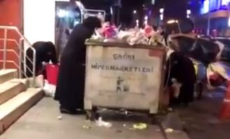 Από τα σκουπίδια τρώνε οι Τουρκάλες στην Κωνσταντινούπολη (βίντεο)