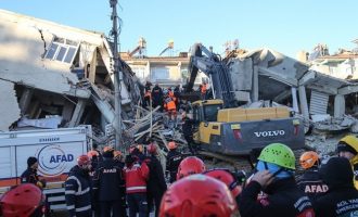 Κόλαση στην Τουρκία: Τουλάχιστον 21 νεκροί και 1.030  τραυματίες από τον φονικό σεισμό