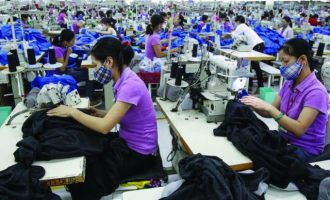 Εταιρείες ρούχων που ράβονται στη Κίνα θέλουν να μεταφέρουν την παραγωγή τους στην Τουρκία