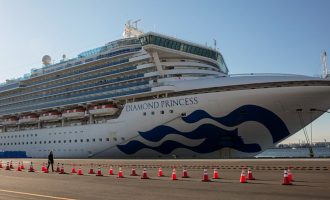 Κοροναϊός: Δυο Έλληνες σε κρουαζιερόπλοιο που έχει τεθεί σε καραντίνα με 355 κρούσματα του ιού